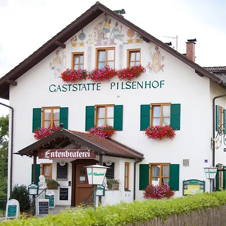Landgasthof Pilsenhof Entenbraterei Guest house Hechendorf am Pilsensee