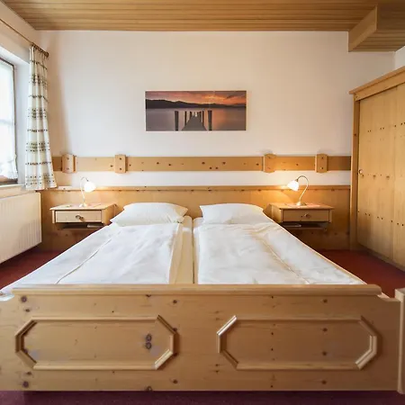 Landgasthof Pilsenhof Entenbraterei Guest house